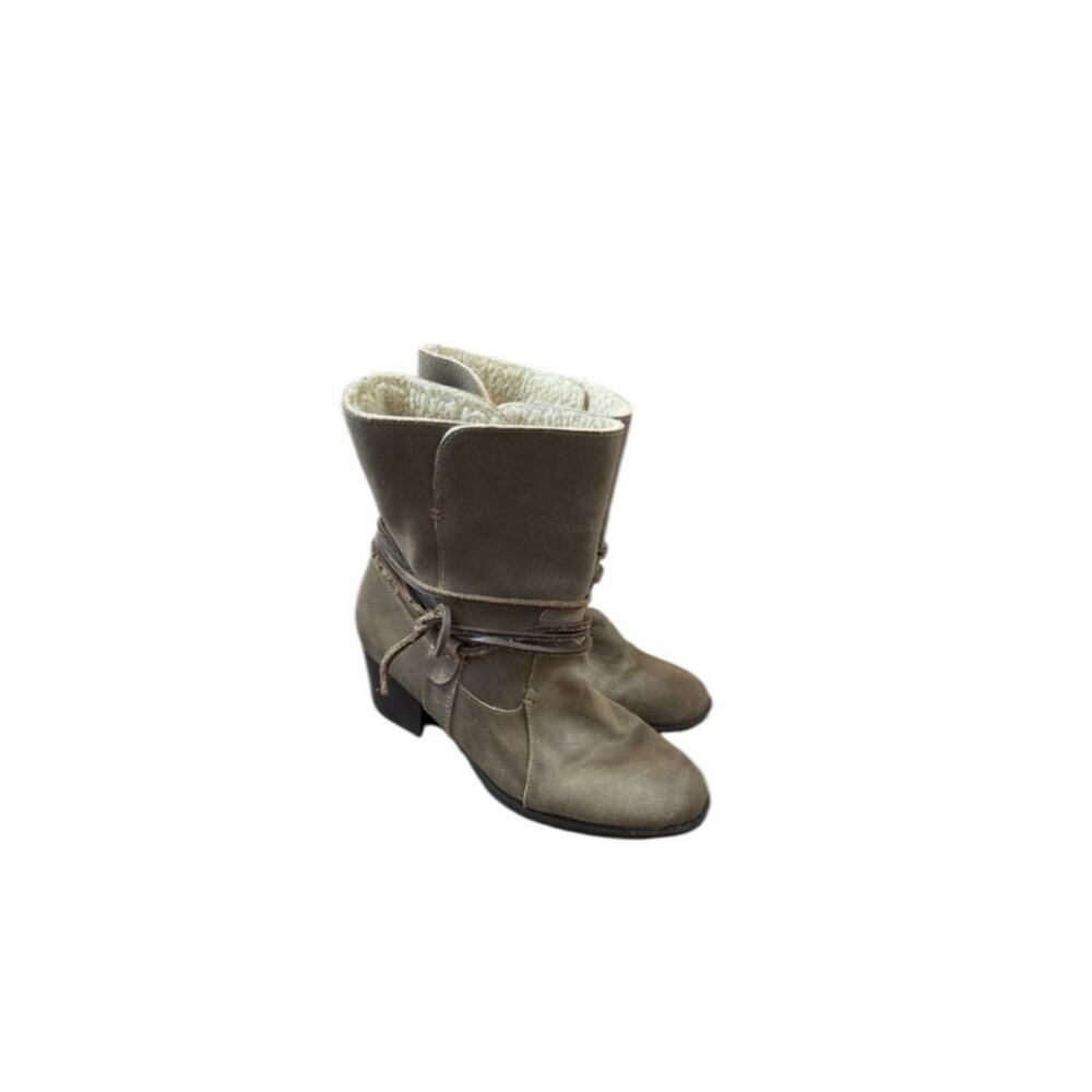 Eddie Bauer Louise Suede Boots Booties size 7.5 Tan Sherpa cuff
